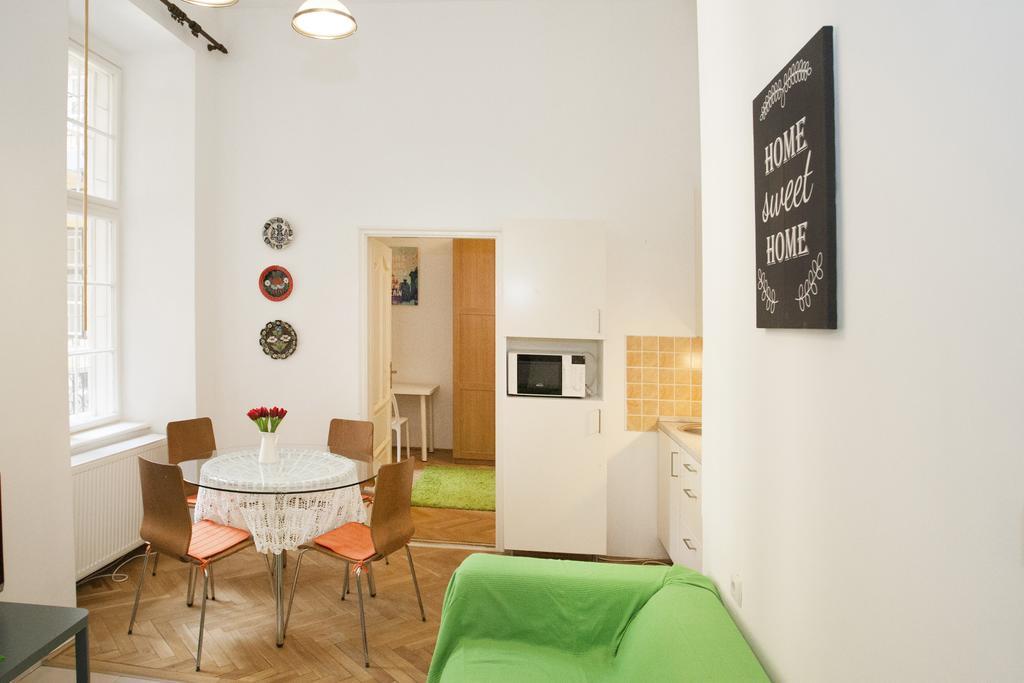 דירות בודפשט Carolyn Apartman In The Old City מראה חיצוני תמונה
